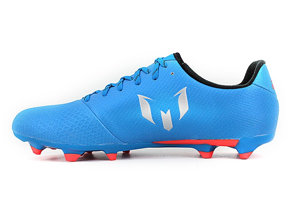 botines de messi celestes